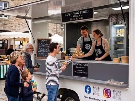 foodtruck euromag + local tout équipé (fonds de commerce)