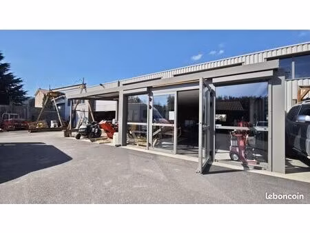 local 470 m² bas-en-basset