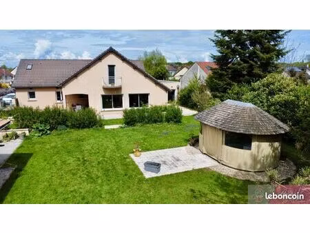 propriété 5 pièces 218 m²