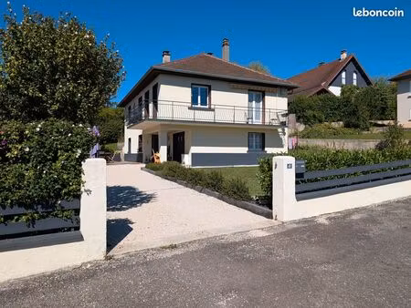 montmorot – maison rénovée 115 m² – coup de cœur assuré