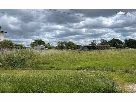 terrain 900 m² ambares et lagrave