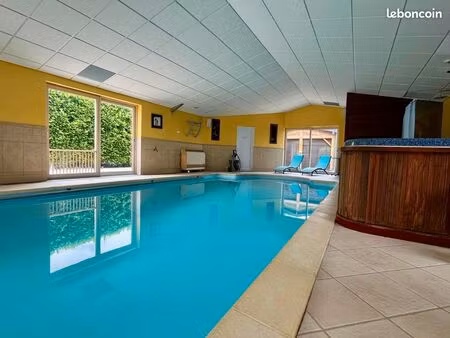 maison avec bâtiment spa et gîte