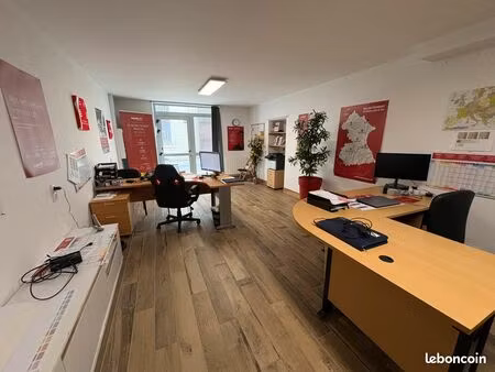 location bureau / commerce 54 m2