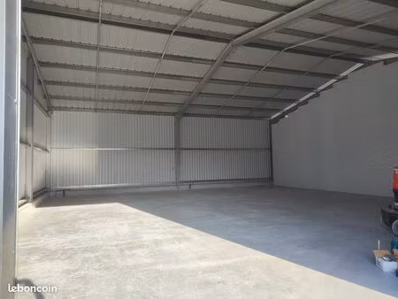 location hangars