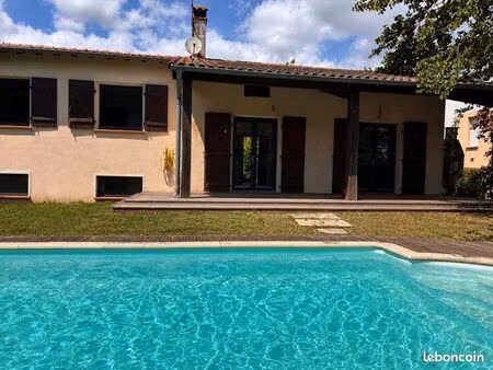 maison familiale au calme avec piscine
