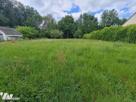 terrain 1094 m² ternay
