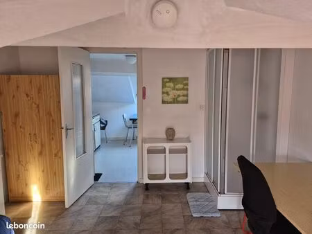 studio dans petite maison individuelle