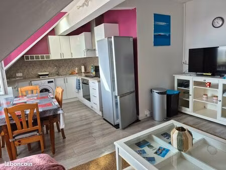 particulier loue à l'année t3 meublé -pornic centre ville haute
