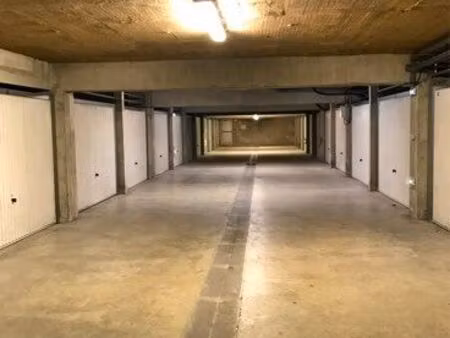 box / garage