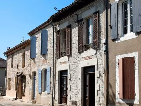 ? maison de caractère en pierre à rénover ? • 160 m² • bastide médiévale • vente directe p