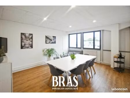 bureau 90 m²