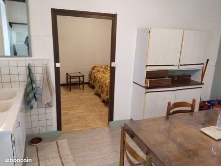 meublé 50m2 près de capdenac lot/aveyron 700 mois provisions non comprises