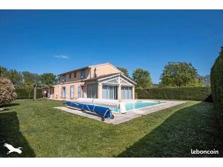 pavillon 6 pièces 150 m²