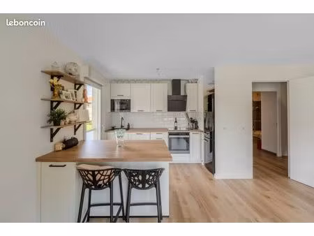 appartement t3 indépendant avec terrasse privative 60 m²