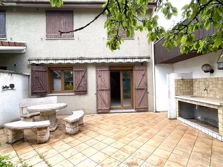 propriété 5 pièces 107 m²