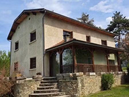 maison 9 pièces 190 m²