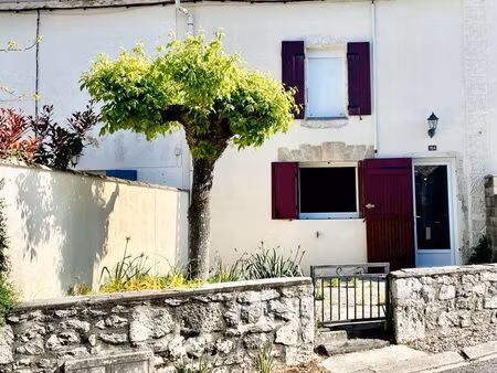 maison à vendre dans charmant village