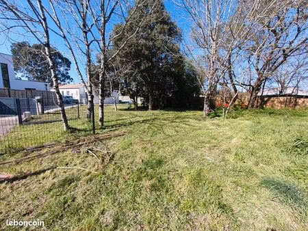 terrain constructible 381m²