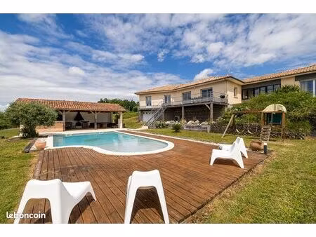propriété 7 pièces 205 m²