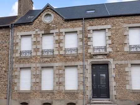 grande maison de bourg – 5 chambres – garage 3 places – sartilly (50530)