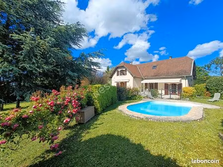 propriété 6 pièces 178 m²