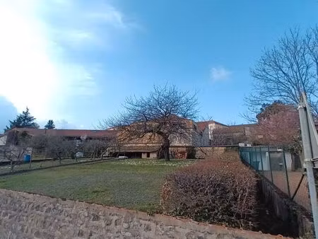 terrain constructible 580m² cremeaux