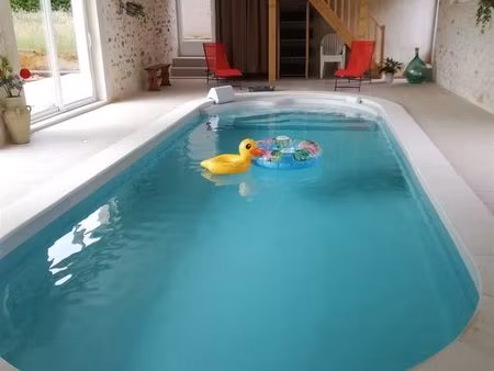 domaine 3 bâtiments entièrement rénovée  piscine intérieure terrain 1 3 ha