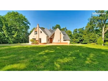 propriété 8 pièces 228 m²