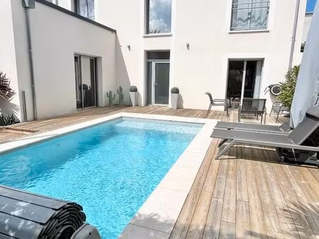 maison 5 pièces 145 m²