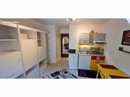 loue studio meublé dans résidence de standing face à la loire