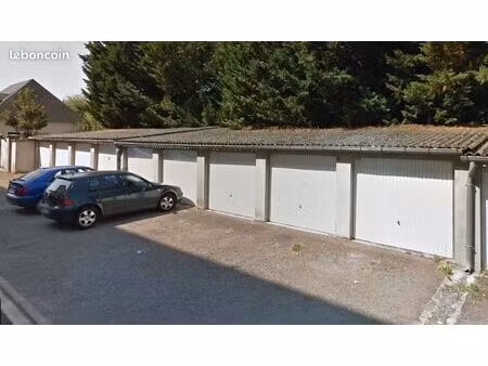 loue garage / box fermé privé – 17 m² – tours nord (rue des lys)