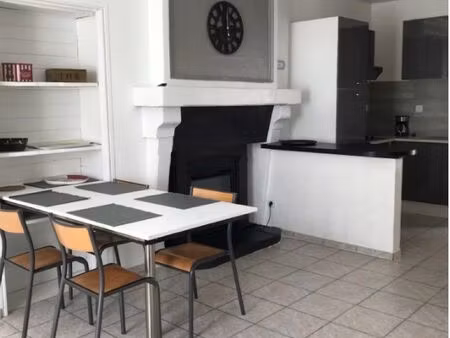 maison lumineuse et économique avec poêle neuf  idéale premier achat ou investissement loc