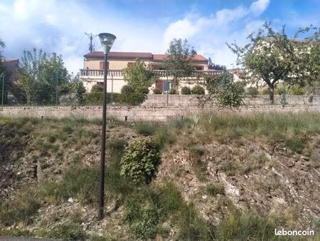 maison individuelle meublée avec grand terrain
