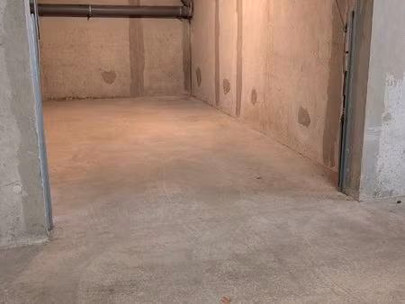garage 15m2 en sous-sol sécurisé