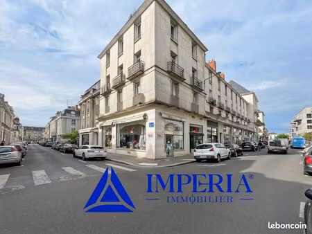 local 77 m² tours