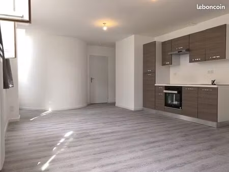 t2 45m2 centre de pithiviers refait à neuf