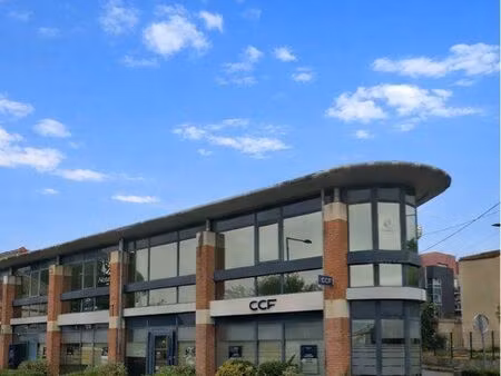 location de deux plateaux pour bureaux