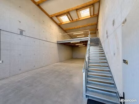 local artisanal 155 m² avec bureaux