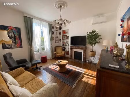 maison meublée 3 chambres jardin 500 m² clim réversible veranda 2 parkings