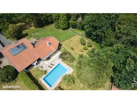 propriété 7 pièces 204 m²