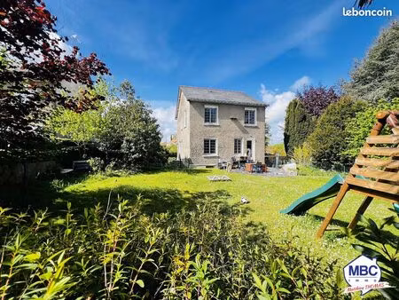 maison 6 pièces 1223 m²