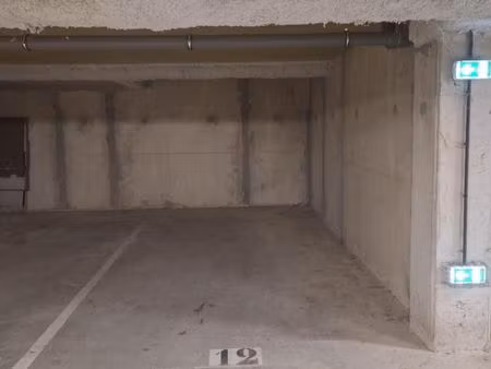 parking 15 m² escalquens