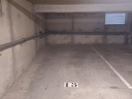 parking 16 m² escalquens