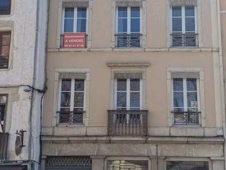 immeuble plein centre cremieu