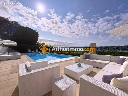 propriété 7 pièces 220 m²