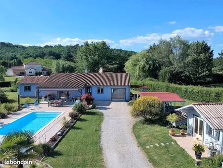 ? coup de cœur à 15 min de cahors – maison bois rénovée avec piscine et chalet indépendant