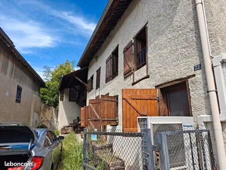 maison pisé la côte st andré