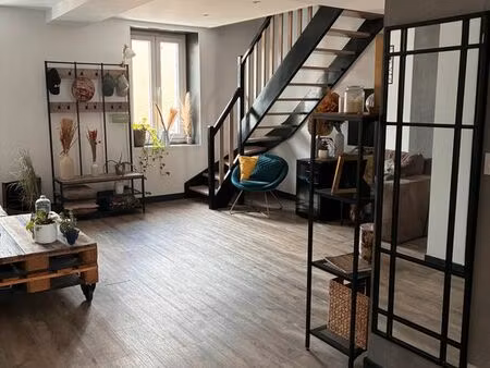 appartement triplex de 128m2 refait récemment
