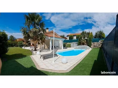 maison individuelle avec piscine
