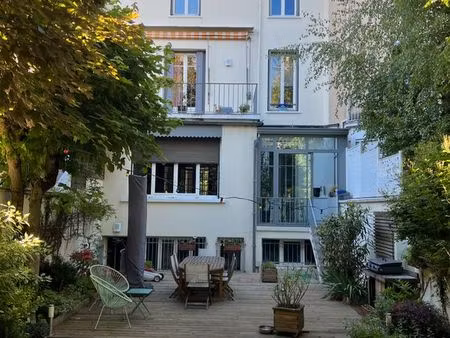 maison de ville 8 pièces - 234m2